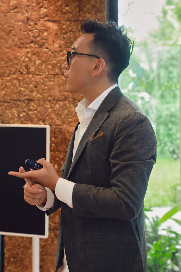 Việt Nguyễn Hữu chia sẻ